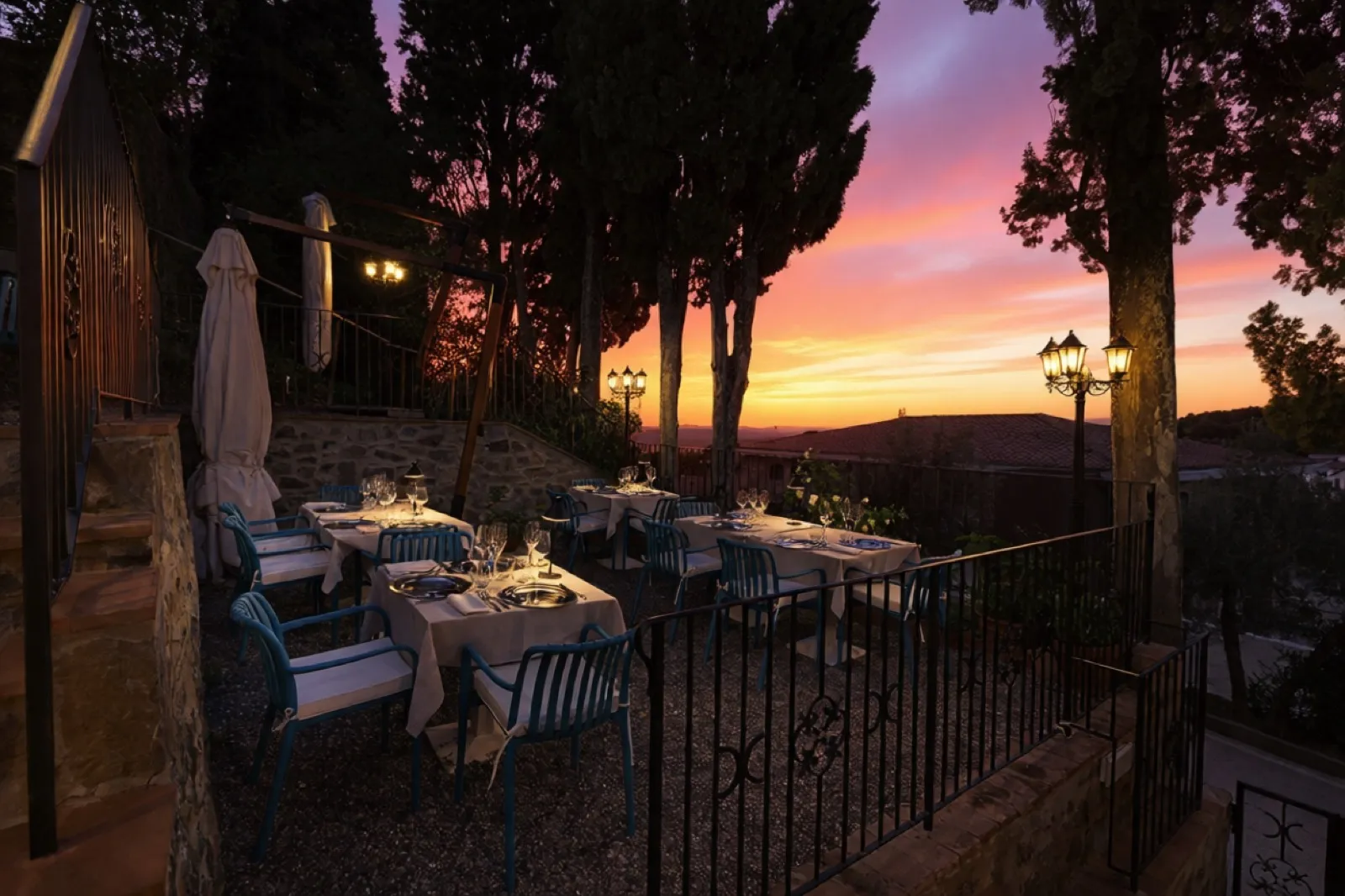Tuscan sunset from the Hosteria La Togata terrace